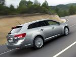 Toyota Avensis Wagon 2011 года